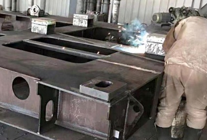 大件焊接加工中如何保證工人的安全